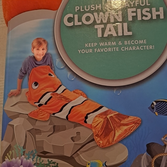 Nemo Clown Fish Tail plush blanket, New - Picture 5 of 5